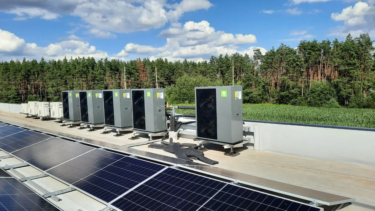 Impianto industriale con pompa di calore Mycond serie BeeEco