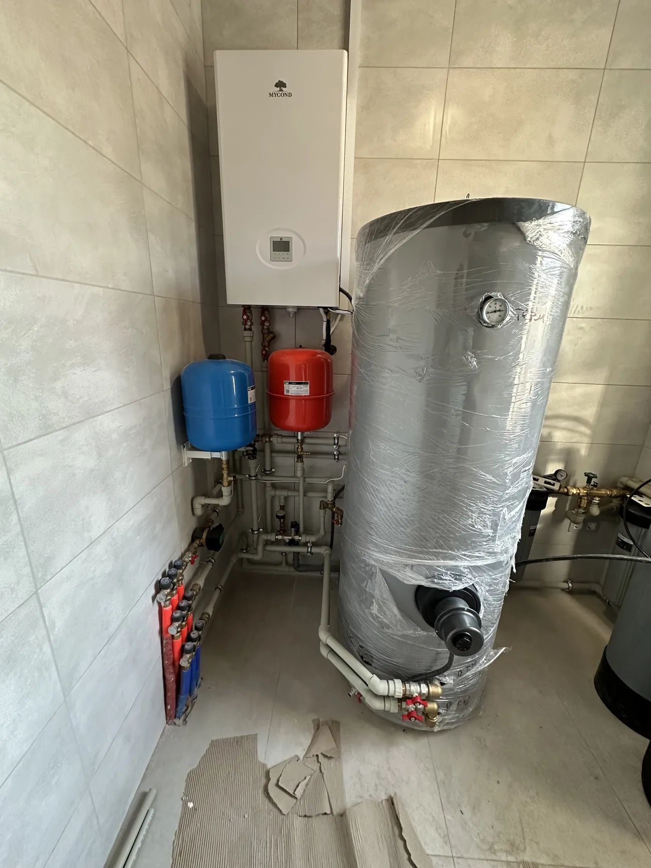 Villa indipendente con pompe di calore Mycond Split BeeHeat MHS-U12BH