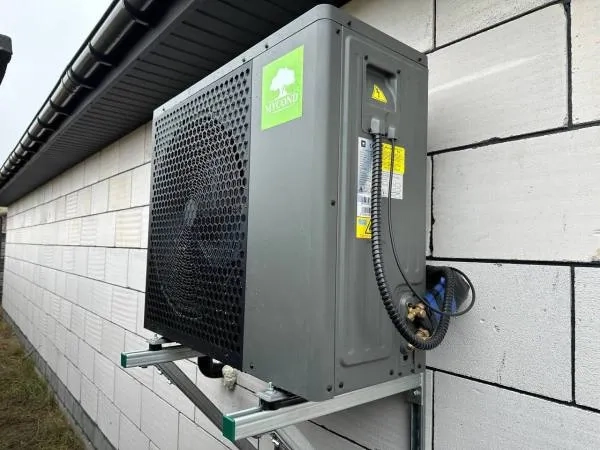 Villa indipendente con pompe di calore Mycond Split serie BeeHeat