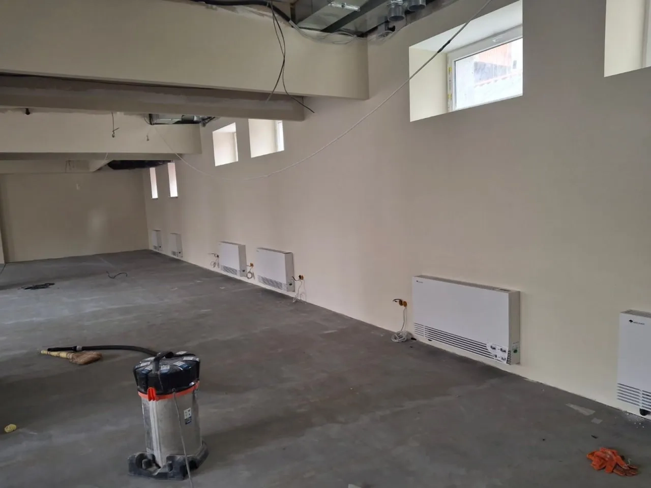 Stabilimento industriale con ventilconvettori a parete Mycond