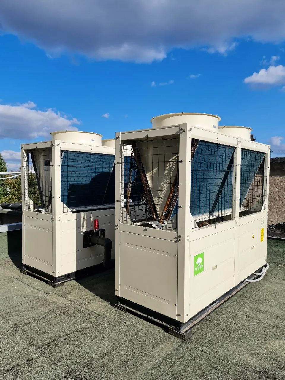 Impianto di produzione con pompa di calore modulare Mycond STANDARD MCU