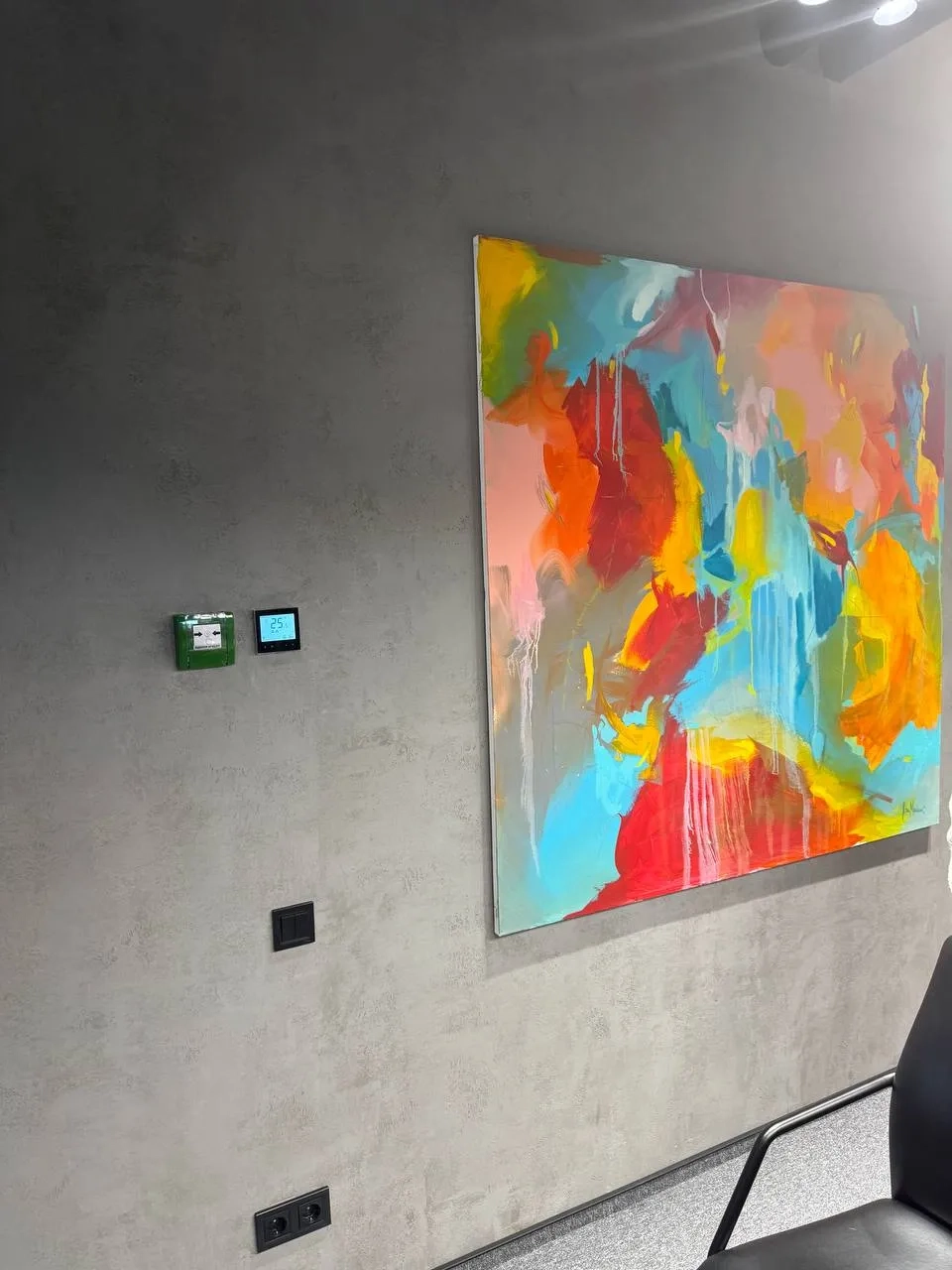 Sala espositiva con termostato Mycond