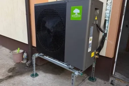 Casa a schiera con pompe di calore Mycond Split serie BeeHeat