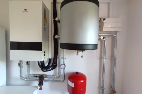 Villa con pompe di calore Mycond Split BeeHeat MHS-N14BH/MHS-U14BH