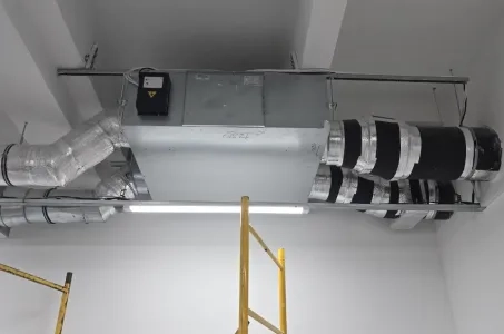 Centro commerciale con unità di ventilazione con recupero energetico Mycond MVS